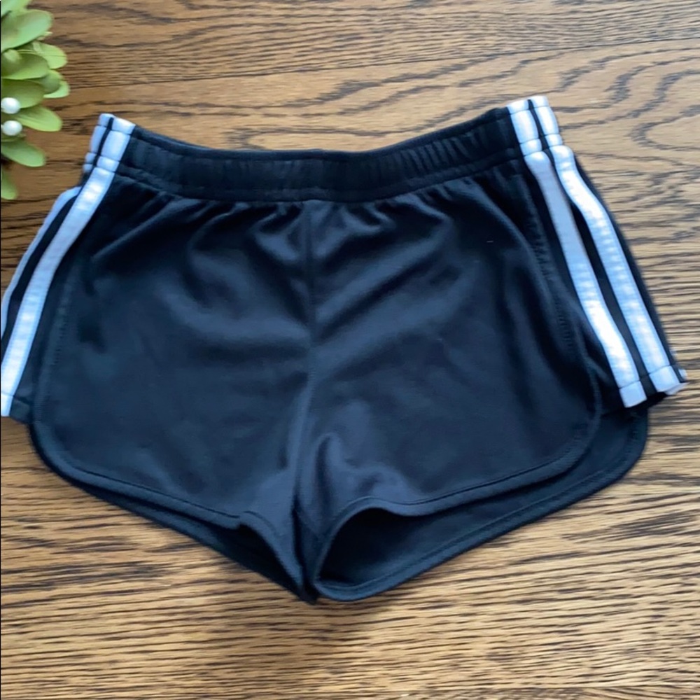 Great adidas shorts🌹